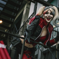 «iChios» – вдохновлённая образом Харли Квинн («DC Comics») версия персонажа.